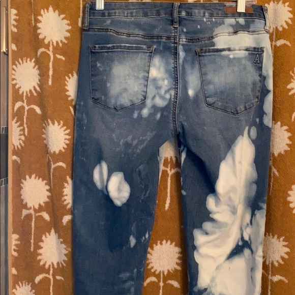 abstract bleach design applied to skinny jeans! - Picture 4 of 6